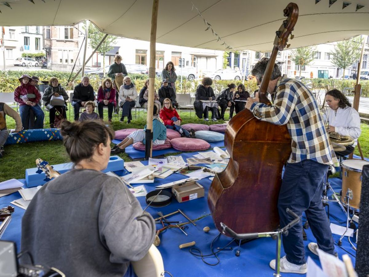 Drawing Basses: van Beeld naar Klank